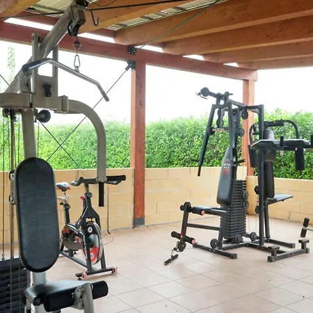 One Bedroom With Shared Pool Garden&wifi At
